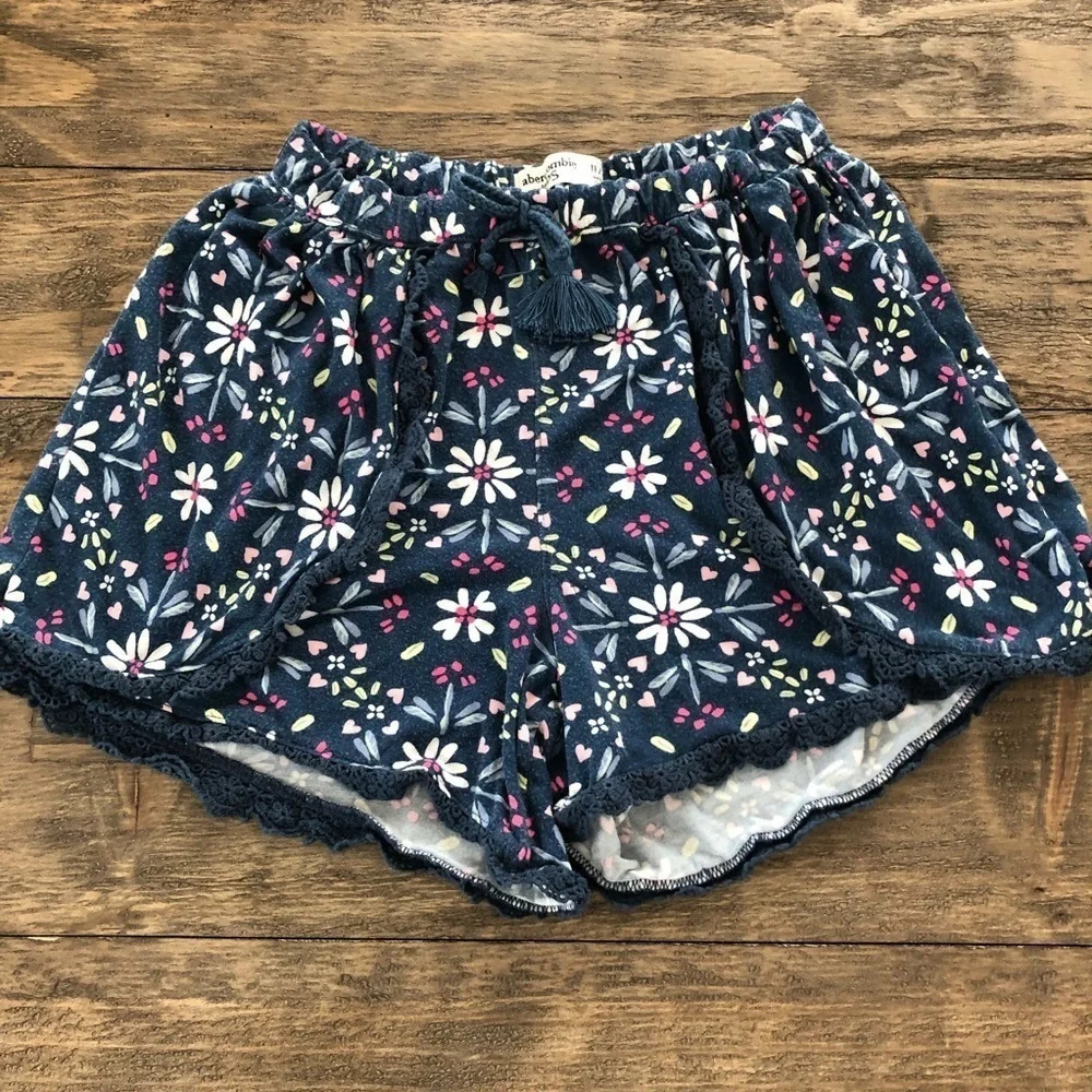 Abercrombie Kids Floral Knit Shorts Crochet Trim